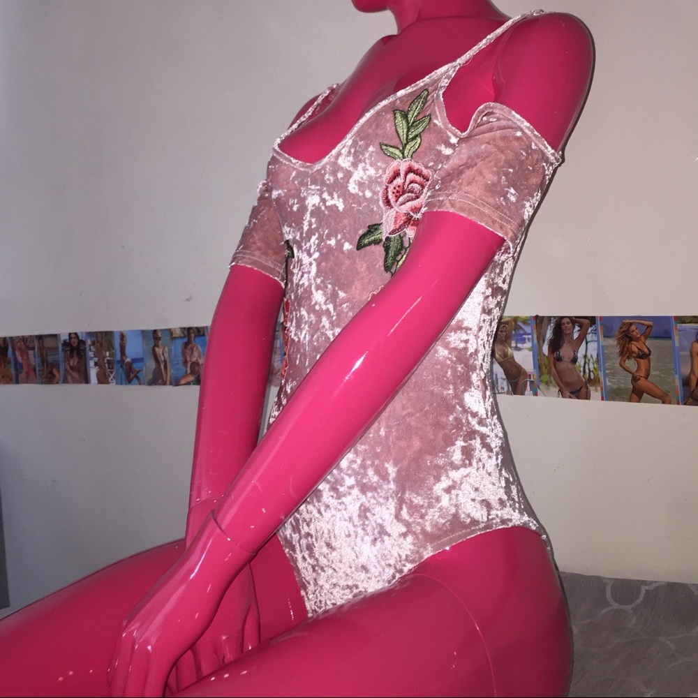 Rare!!!💅🏻Crushed velvet bodysuit💅🏻